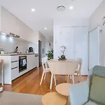 'sage Bloom' Elegant Newstead With Shared Pool * Brisbane