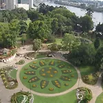 Skyline Serenity - Level 62 With Stunning Views!