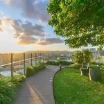 Boundless Horizons - Stylish Comfort & City Views