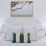 Boundless Horizons - Stylish Comfort & Views