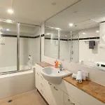 Retro Mania Cbd Sleeps 6 Car Park Included Brisbane