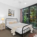 Southside Comfort - 2Br Apartment 10801