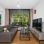 Southside Comfort - 2Br Apartment 10801