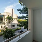 Contemporary 2-Bedroom Apartment In Sothbank South19