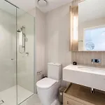 Apartment 1br In Queen's Wharf Lv 29 With Sofa Bed And Carpark *