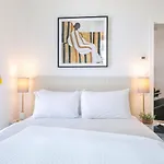 \'Oliva On Brookes\' Chic Inner-City Escape With Pool