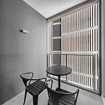 Elegant Retreat Arthouse 1br Apartment