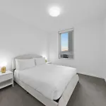 Dreamy 2br Escape Framed By And Art Apartment *