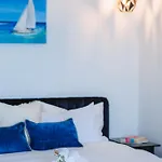 Apartment 3-bedroom With Sea View, Rooftop Pool, Study & Free Parking *