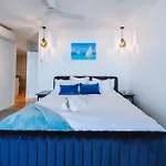 3-bedroom With Sea View, Rooftop Pool, Study & Free Parking Brisbane