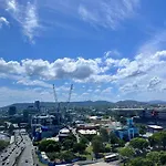 Quay To The City! Spacious, Stylish, Central