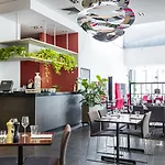 Amora Hotel