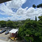 Hampton Court Apartments