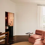 Apartment Miss Midgley's - Assembly Hall *