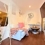 Cosy 2Br Paddington Home With Parking