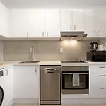 Comfortable 1br Near Uq, River Walks & Pool Apartment