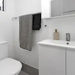 Comfortable 1br Near Uq, River Walks & Pool Apartment