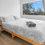 Charming 2-bed Near River &