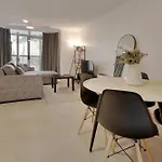 Comfortable 1br Near Uq, River Walks & Pool Apartment *
