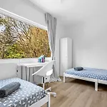 Charming 2-bed Near River & Brisbane