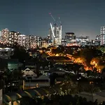 Bright Cbd 2 Bedroom Resort-Style Escape