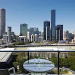 Panorama South Bank River View 2B Apartment