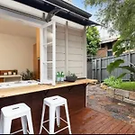 Historic Cbd Miner\'S Cottage