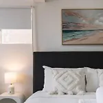 Spacious Twin Q Beds Sleep 4 Budget Friendly Holiday home