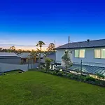 Modern Holland Park Home With Easy City Access