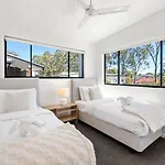 Sunhaven Escape Three Storey Comfort For Families * Brisbane