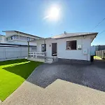 Cozy Holiday House Cannon Hill , 3 Bed, And Just 13 Mins From Airport And 15 Mins From Brisbane Cbd