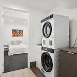 Sunhaven Escape Three Storey Comfort For Families * Brisbane