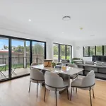 Cassa Aura Place - Modern 4br Homes * Brisbane
