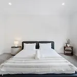 Cassa Aura Place - Modern 4br Homes Holiday home *