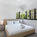 Cassa Aura Place - Modern 4br Homes