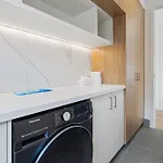 Cassa Aura Place - Modern 4br Homes Holiday home Brisbane