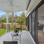 Cassa Aura Place - Modern 4br Homes Holiday home