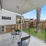 Cassa Aura Place - Modern 4br Homes Holiday home *