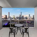 Breeze At Lucid 1br Getaway Apartment *