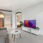 Apartment Sky Tower Elegance Balcony Gym Pool And Cbd Access Brisbane