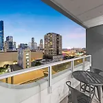 The Arthouse Nest Serene 1br Living