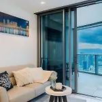 2Bedroom Gleaming Riverfront - City View Free Carpark