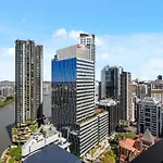 City Center 1Br With Views, Parking And 5 Star Rooftop Pool