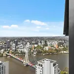 Sky - Cbd 2br With Stunning Views, Pool And Gym Apartment Brisbane