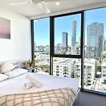 Modern Vibrant - 1Br Apt Pool&Gym Sauna Bo31506-1