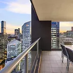 Amazing 2bed-2bath-1car-balcony-views - Cbd Brisbane