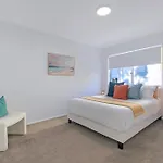 Spacious 3-bed Coorparoo Apartment *