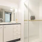 River View With Pool, Carpark & Gym Apartment *