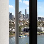 Apartment River View 1br With Amazing Rooftop Pool And Parking