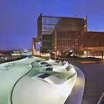 Luxury W Rooftop Pool * Brisbane